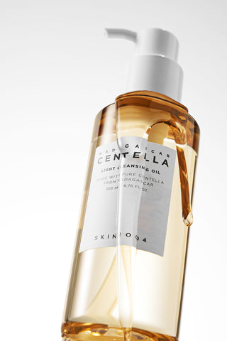 Madagascar Centella Light Cleansing Oil
